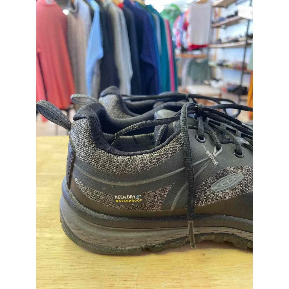 Shoe Size 7.5 Keen Black Hiking Shoes